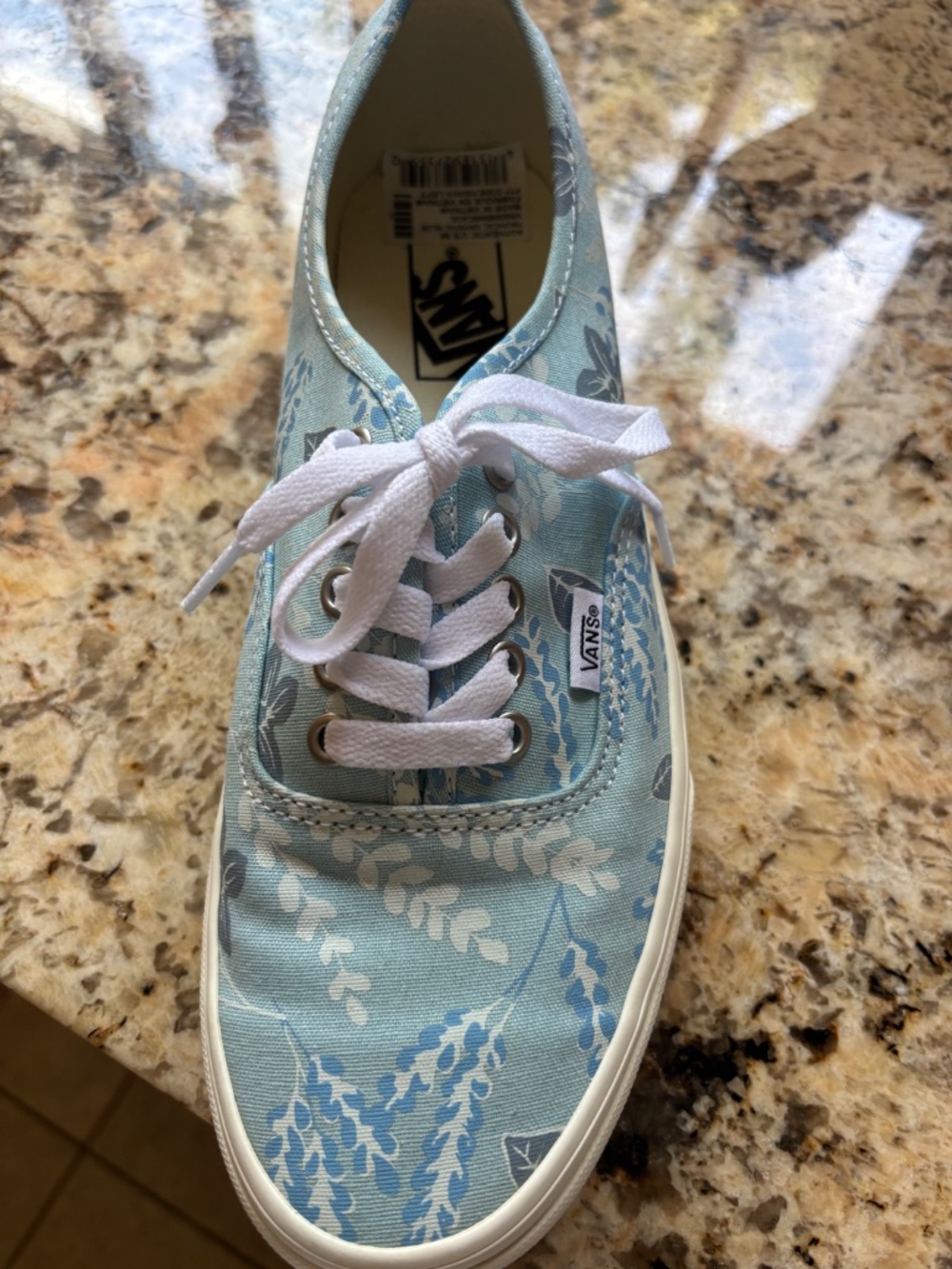 Vans - Picture 2 of 6
